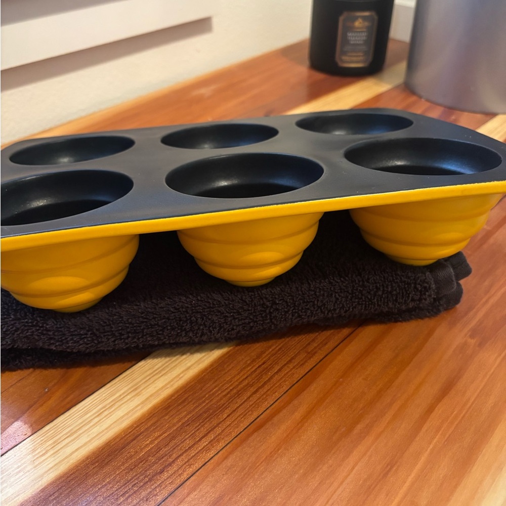 Zion’s Mercantile cakelet pan